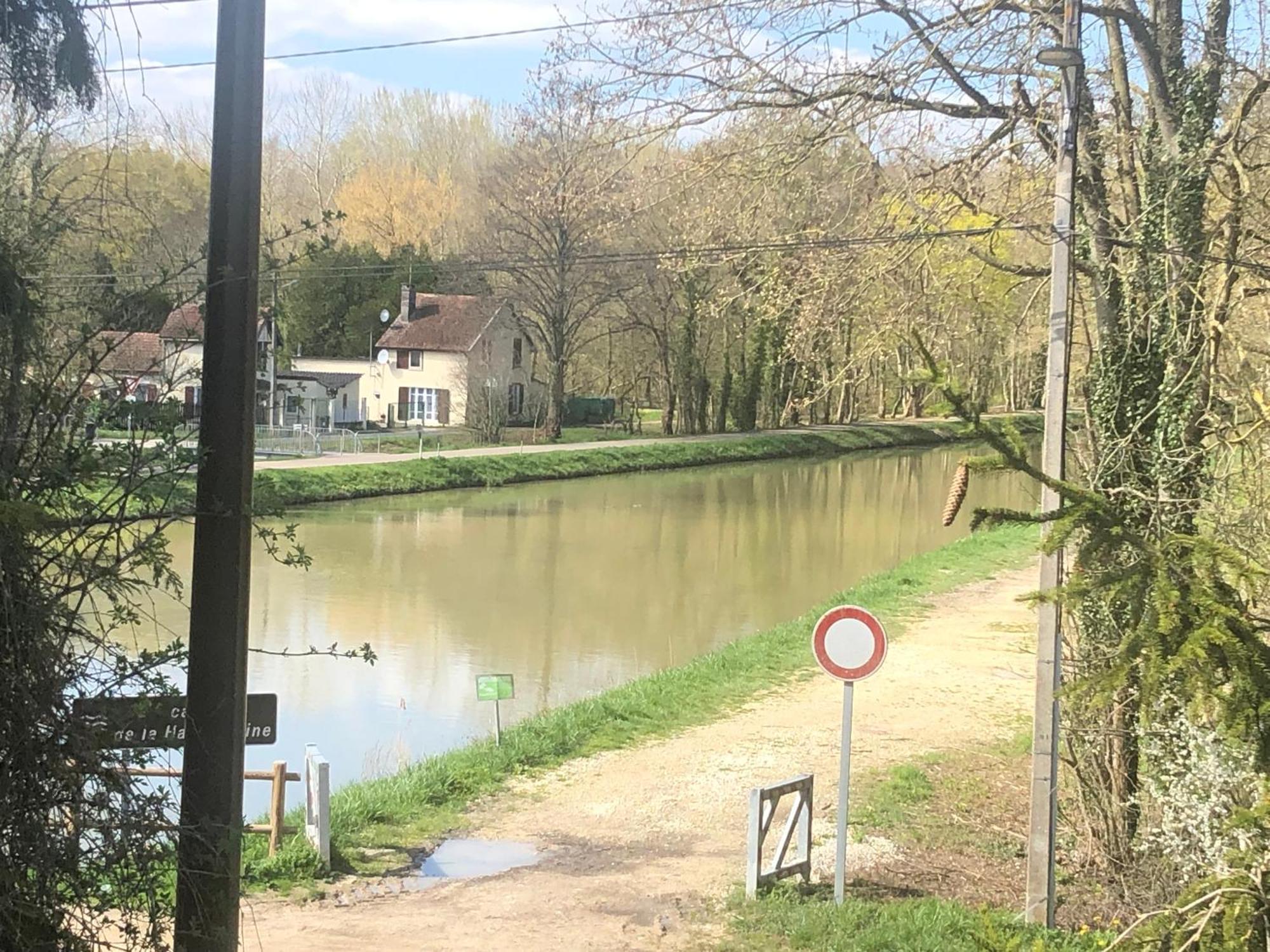 Western City Troyes Barberey-Saint-Sulpice Buitenkant foto
