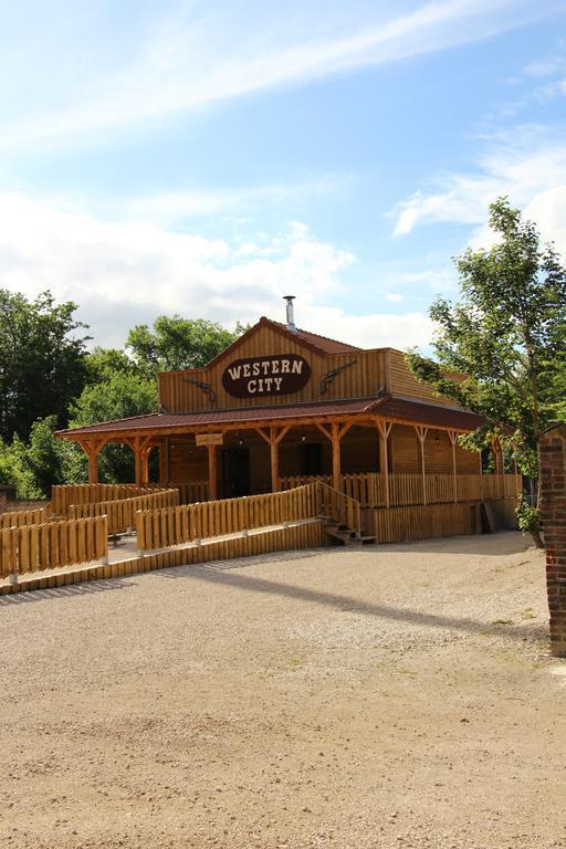 Western City Troyes Barberey-Saint-Sulpice Buitenkant foto